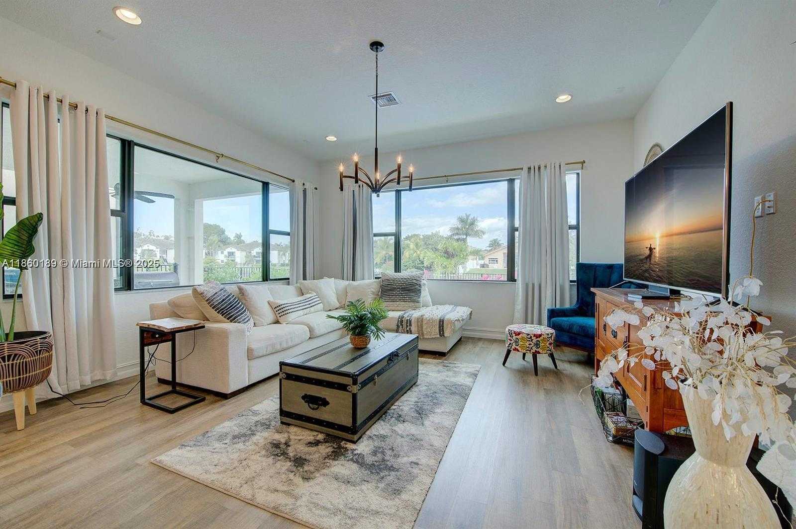 Small Image of 11849 SOUTH WEST 13TH #n/a, Pembroke Pines Number 23