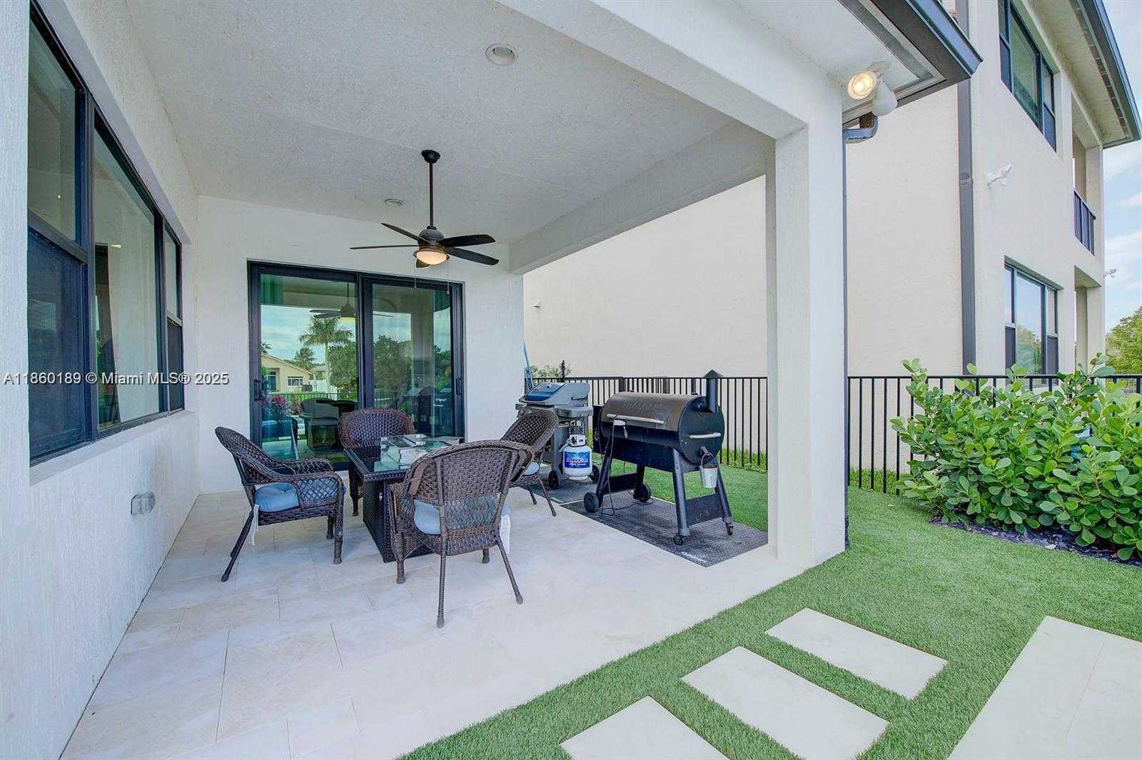 Small Image of 11849 SOUTH WEST 13TH #n/a, Pembroke Pines Number 40
