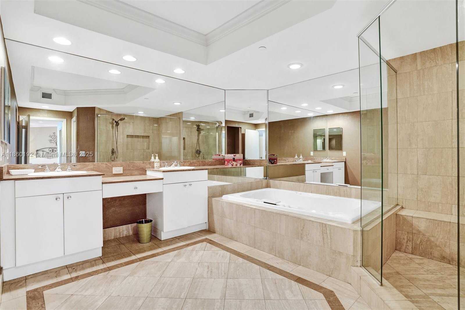 Small Image of 21050 POINT PL #1403, Aventura Number 10