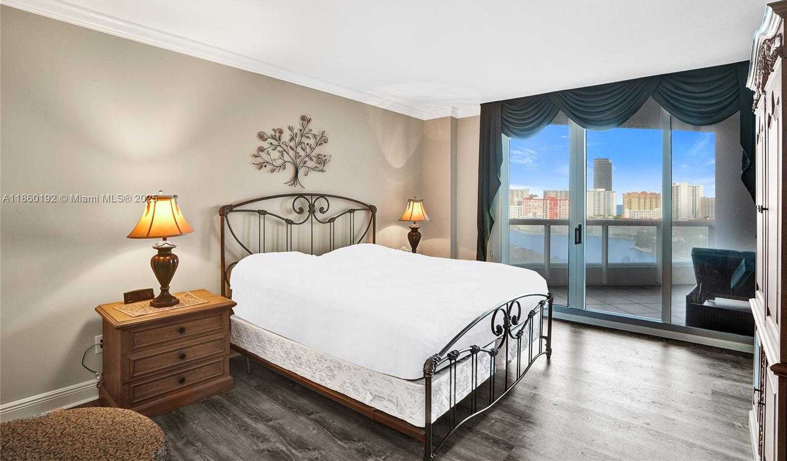 Small Image of 21050 POINT PL #1403, Aventura Number 12