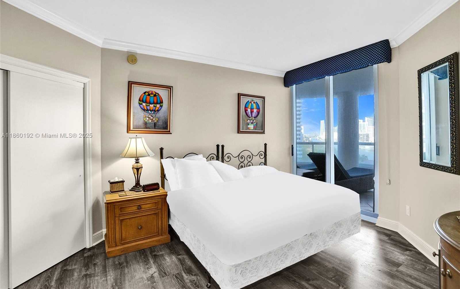 Small Image of 21050 POINT PL #1403, Aventura Number 18