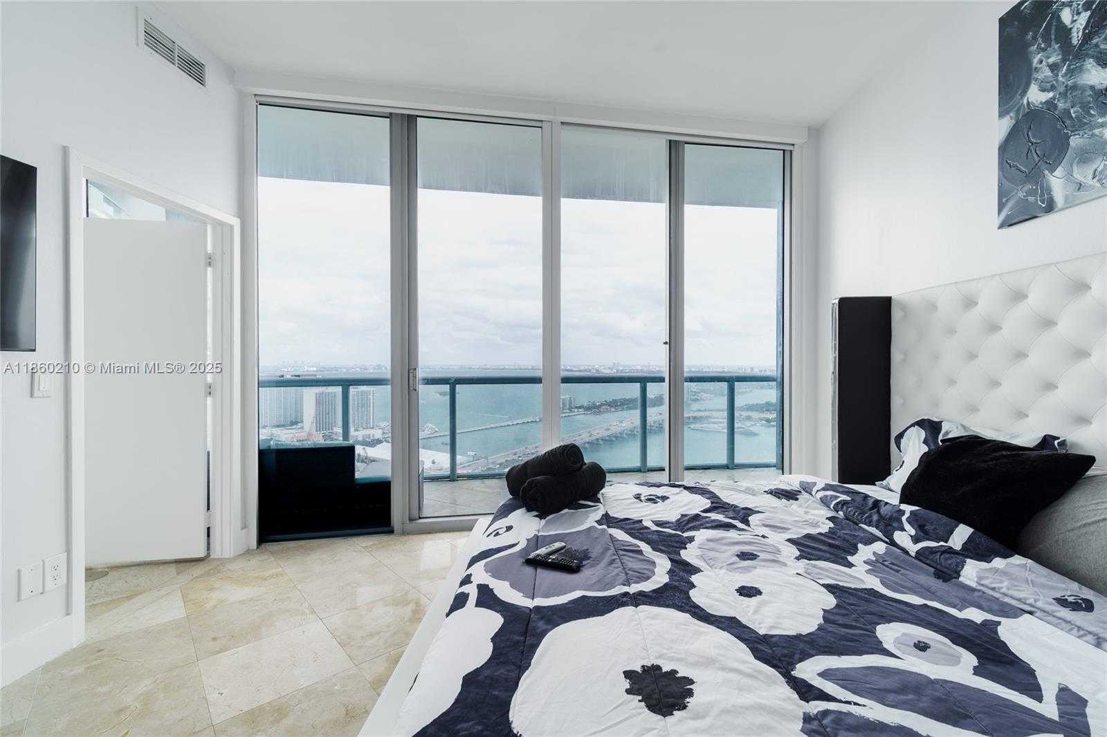 Small Image of 888 BISCAYNE BLVD #4712, Miami Number 14