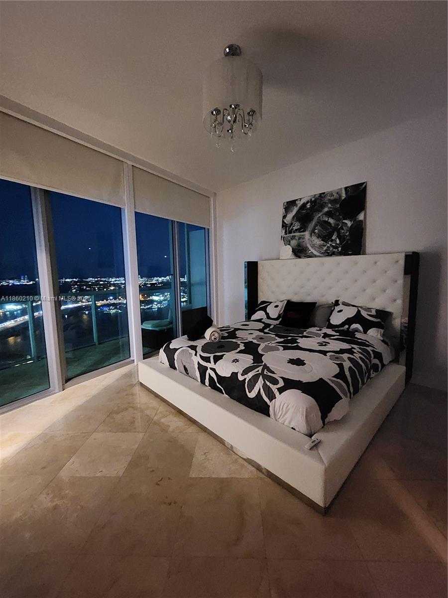 Small Image of 888 BISCAYNE BLVD #4712, Miami Number 16