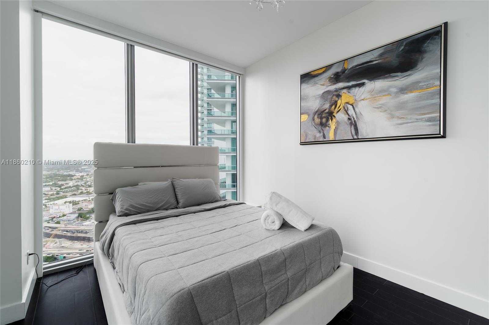 Small Image of 888 BISCAYNE BLVD #4712, Miami Number 25