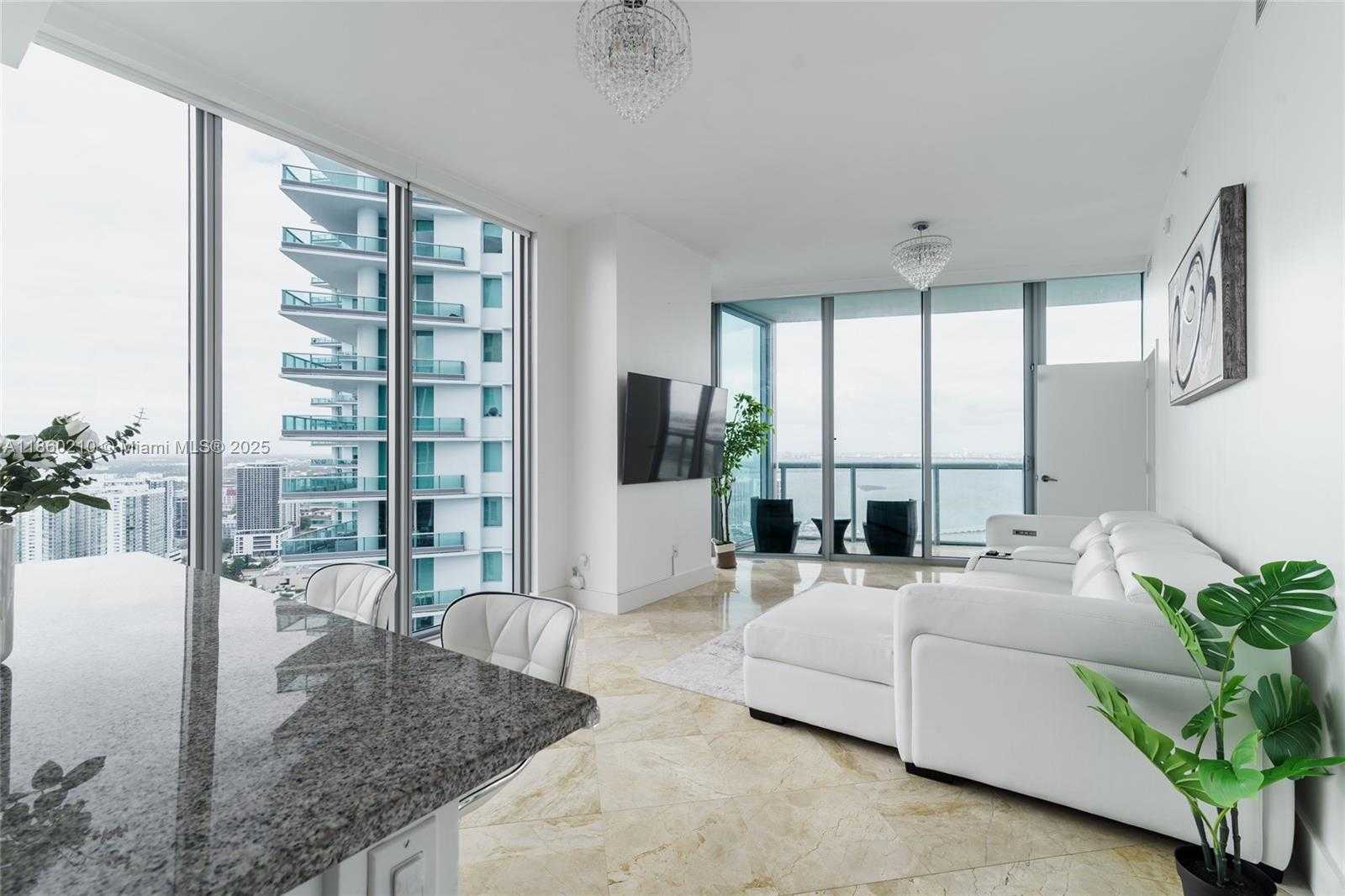 Small Image of 888 BISCAYNE BLVD #4712, Miami Number 3