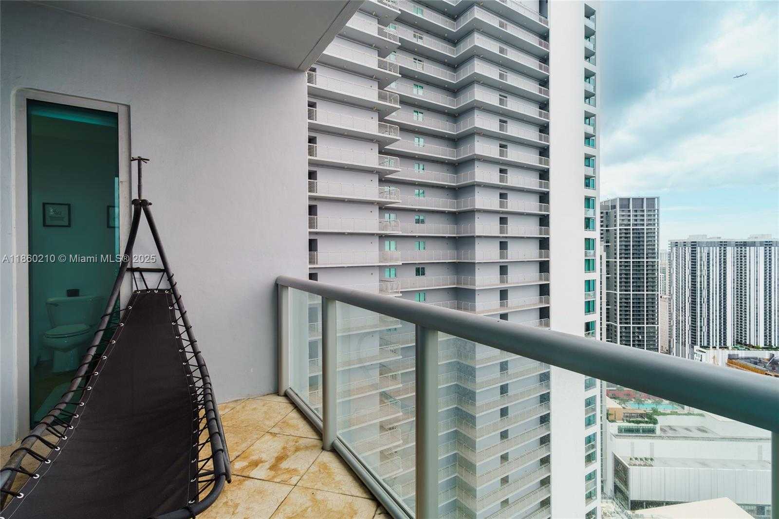 Small Image of 888 BISCAYNE BLVD #4712, Miami Number 32