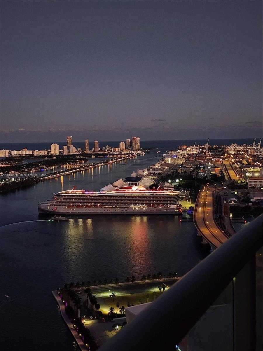 Small Image of 888 BISCAYNE BLVD #4712, Miami Number 39