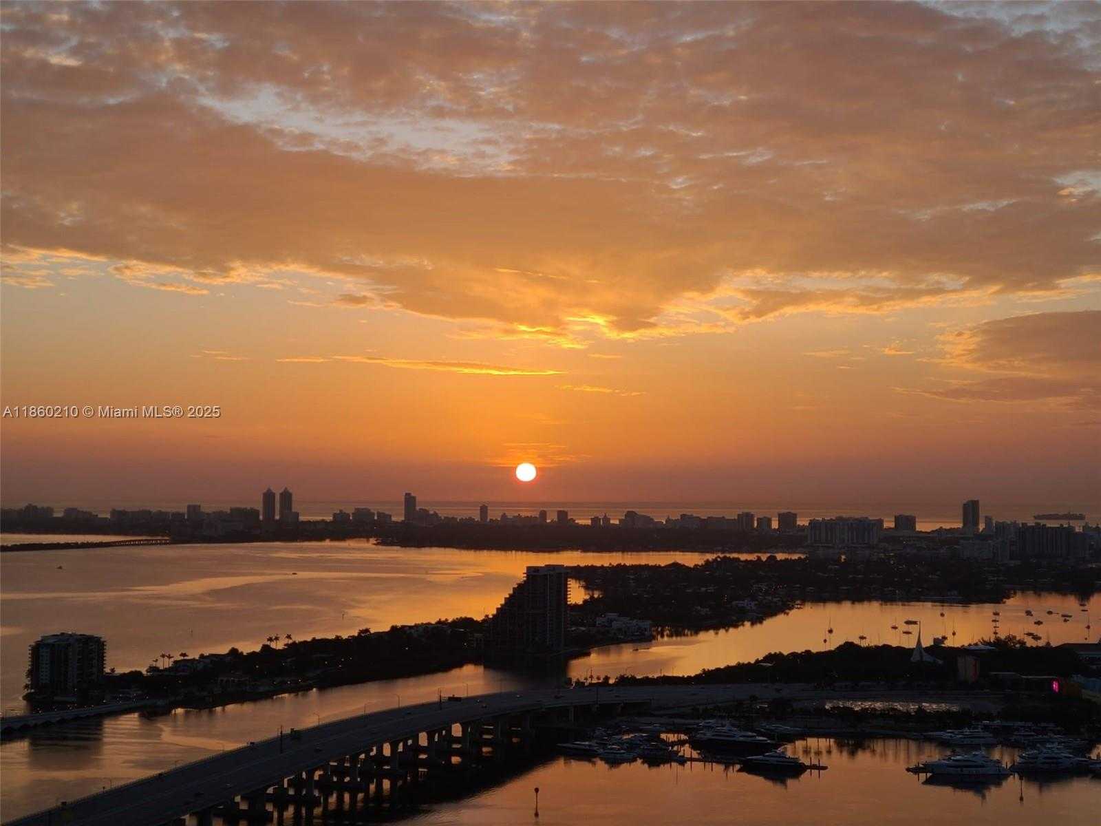 Small Image of 888 BISCAYNE BLVD #4712, Miami Number 42
