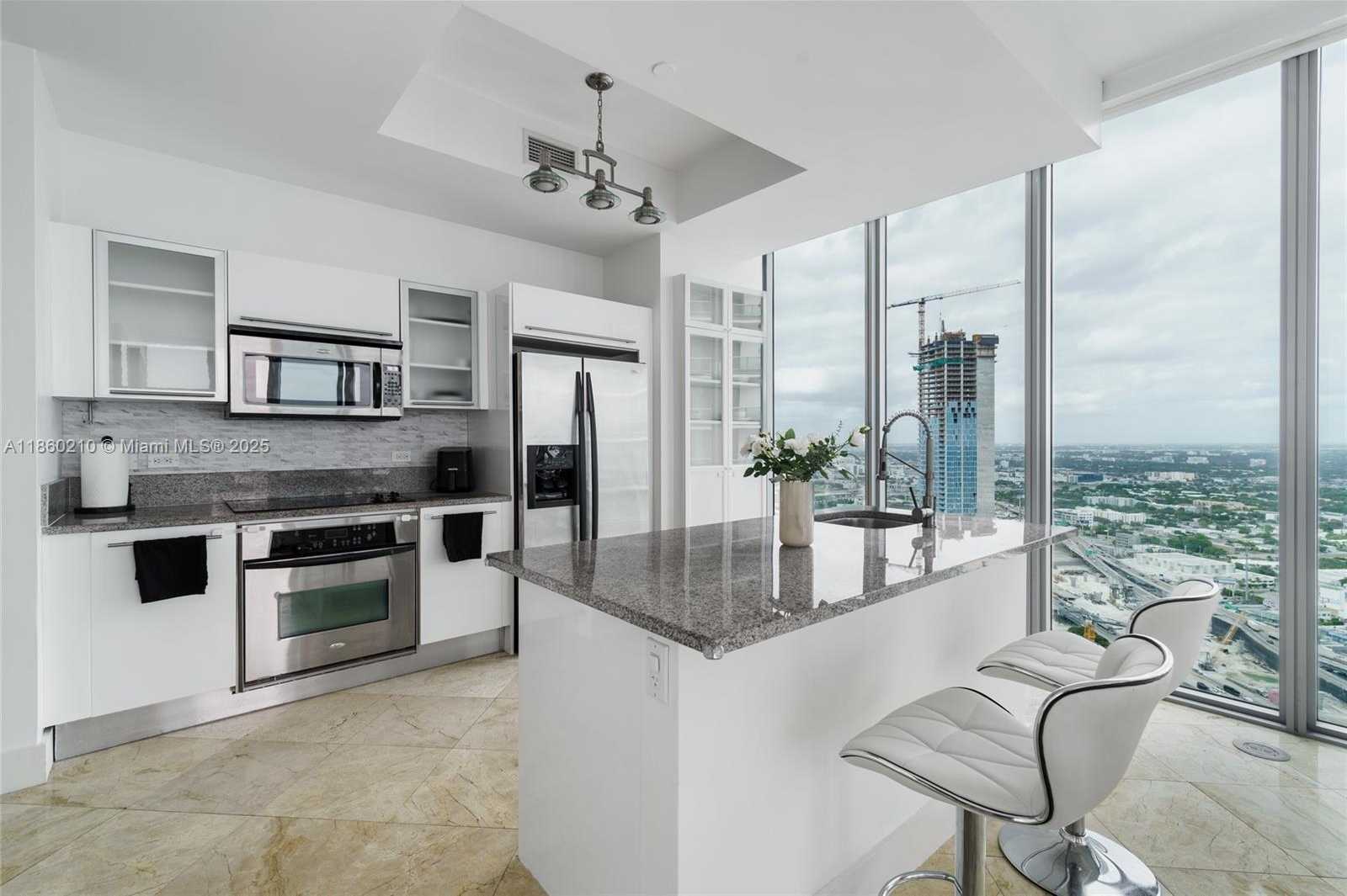 Small Image of 888 BISCAYNE BLVD #4712, Miami Number 7