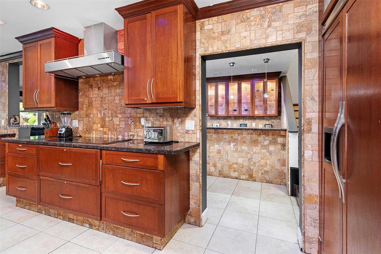 Small Image of 250 NORTH EAST 158TH ST, Miami Number 12