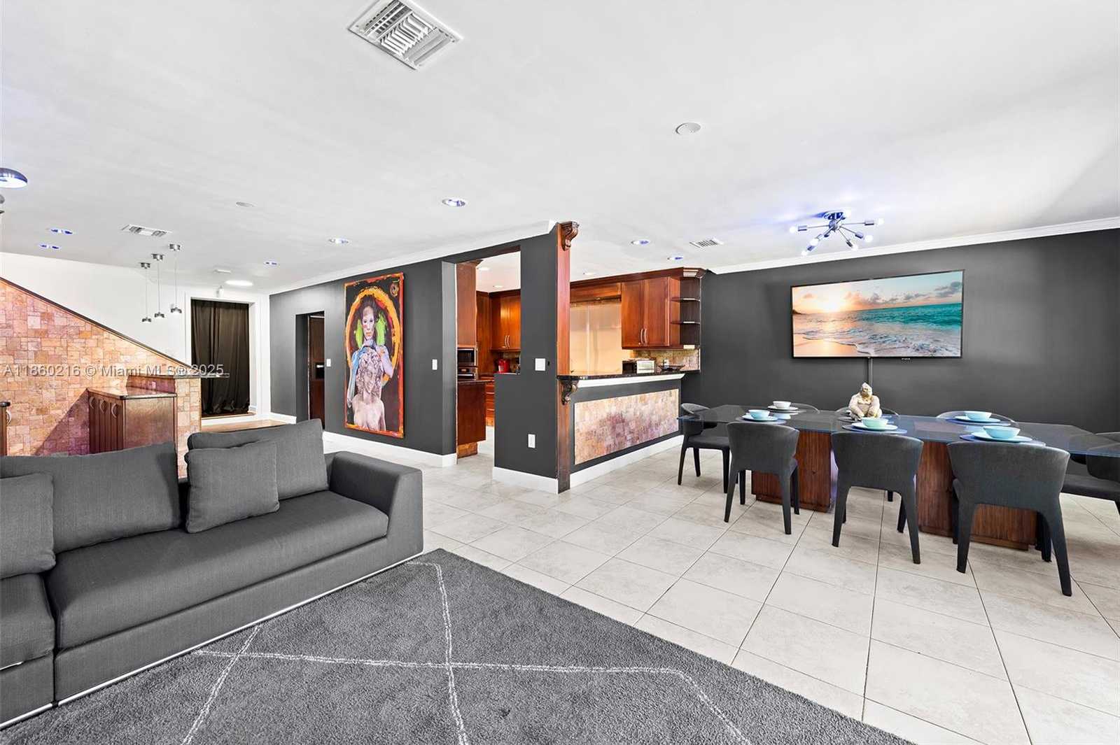 Small Image of 250 NORTH EAST 158TH ST, Miami Number 19
