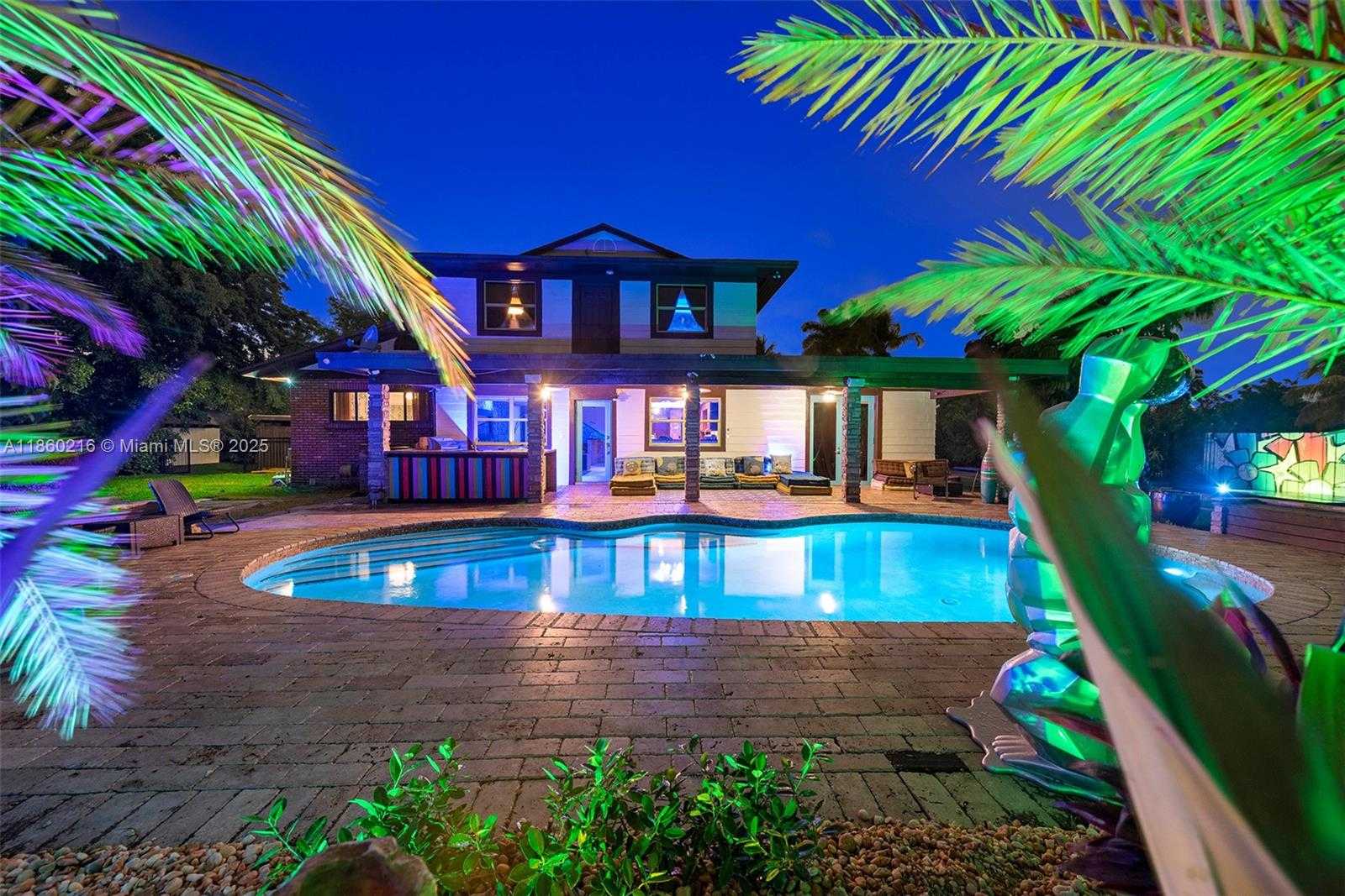 Small Image of 250 NORTH EAST 158TH ST, Miami Number 2