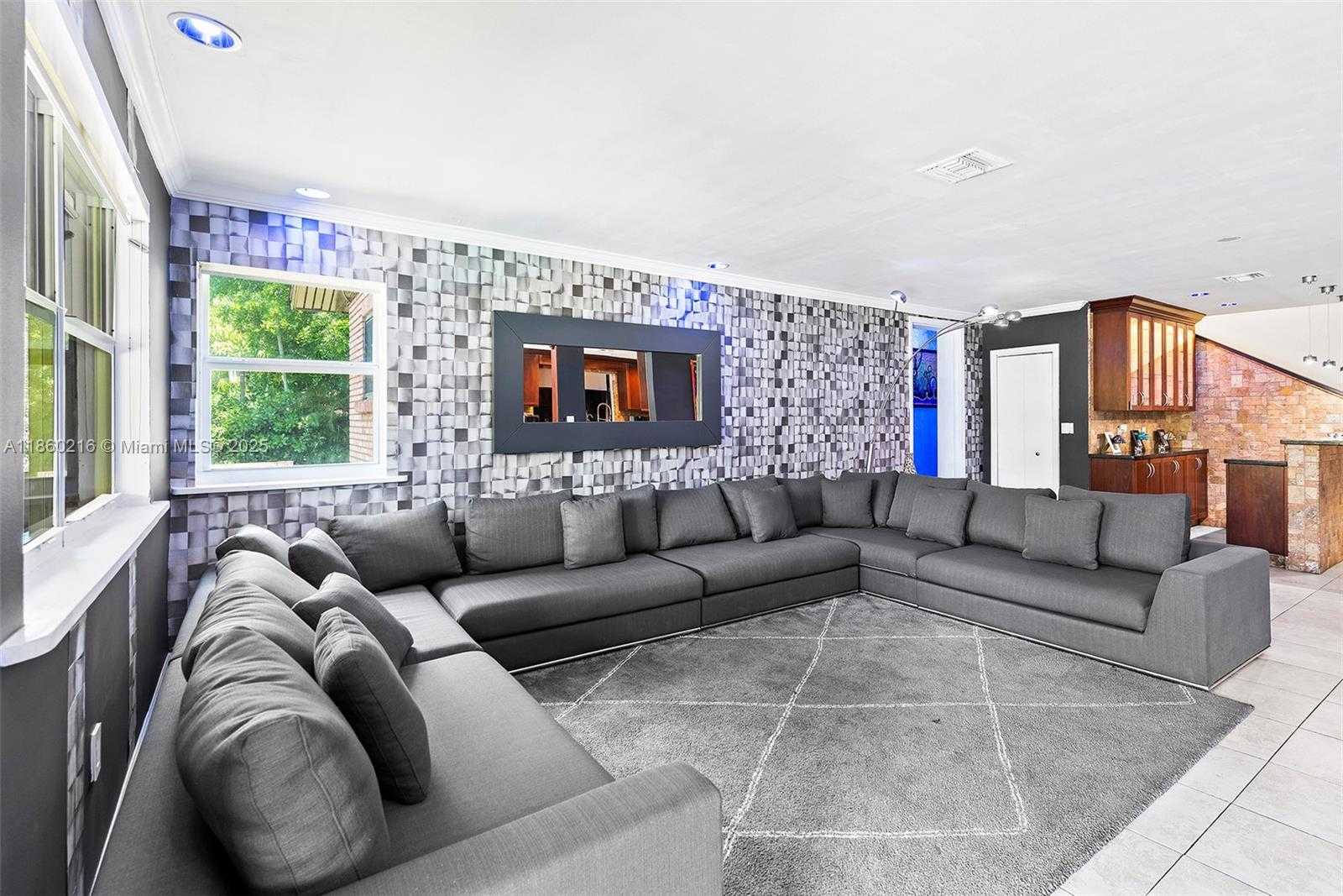 Small Image of 250 NORTH EAST 158TH ST, Miami Number 20