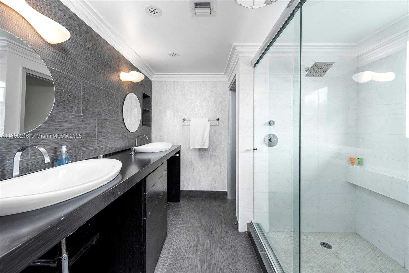 Small Image of 250 NORTH EAST 158TH ST, Miami Number 27