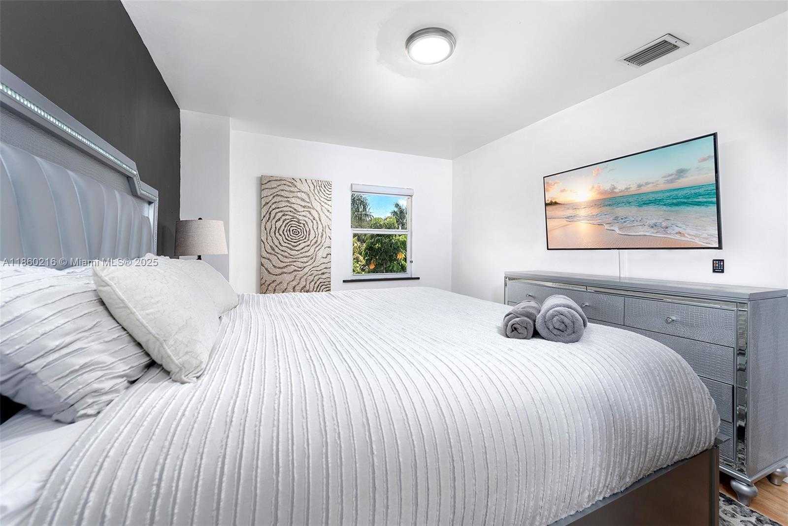 Small Image of 250 NORTH EAST 158TH ST, Miami Number 28