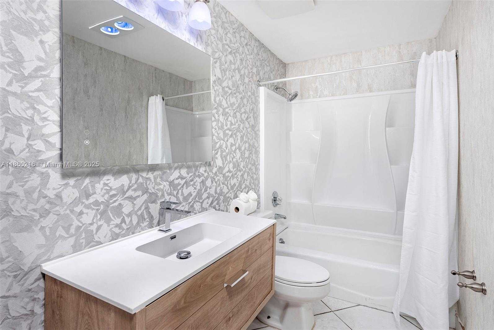 Small Image of 250 NORTH EAST 158TH ST, Miami Number 31