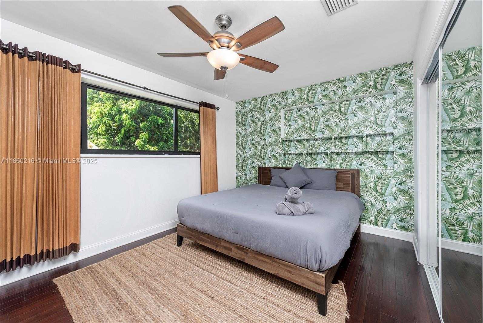 Small Image of 250 NORTH EAST 158TH ST, Miami Number 33