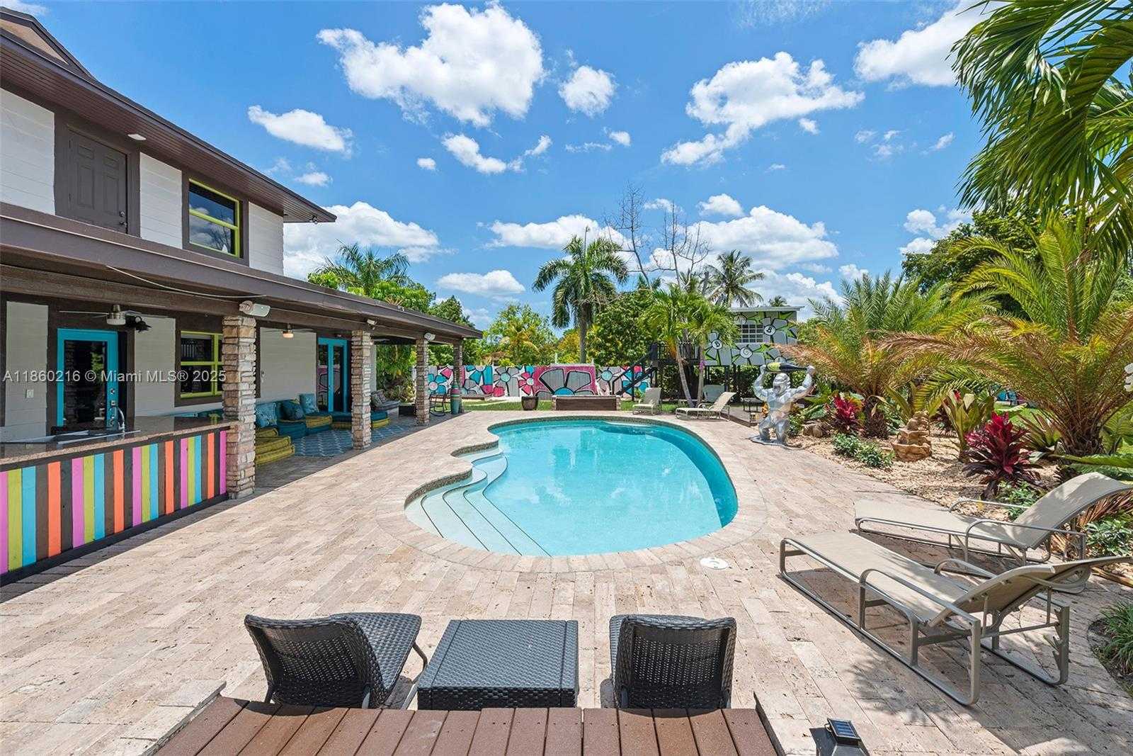 Small Image of 250 NORTH EAST 158TH ST, Miami Number 60