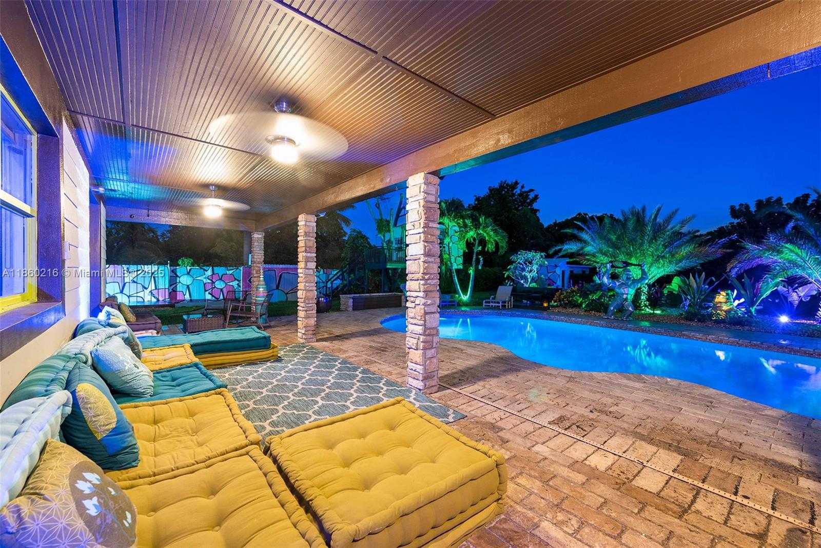 Small Image of 250 NORTH EAST 158TH ST, Miami Number 73