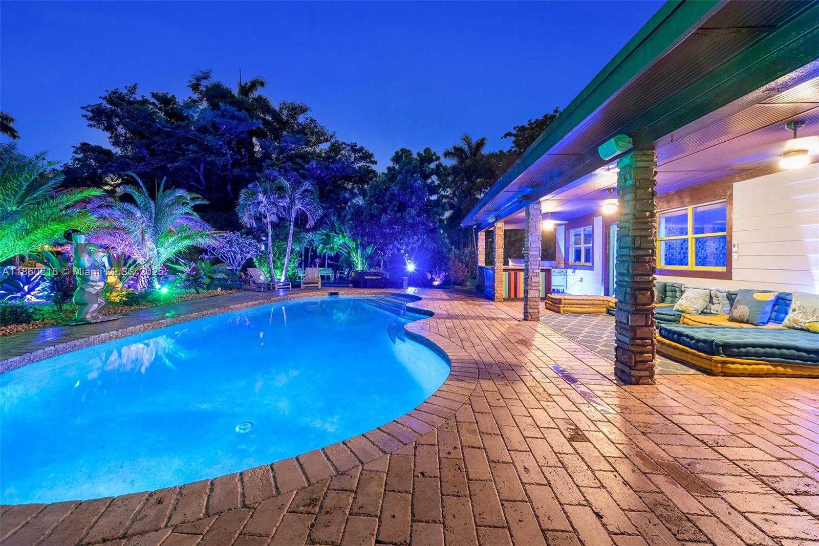 Small Image of 250 NORTH EAST 158TH ST, Miami Number 76
