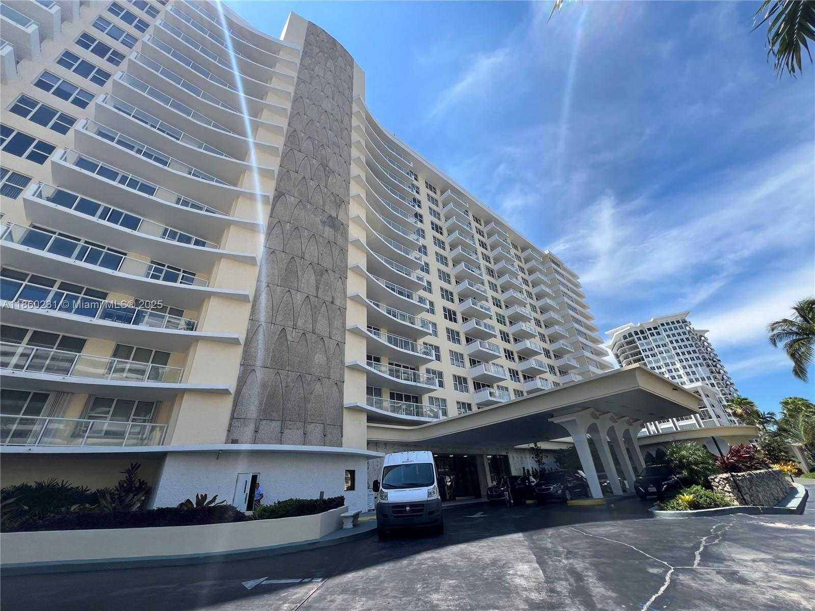 Small Image of 5600 COLLINS AVE #17T, Miami Beach Number 2