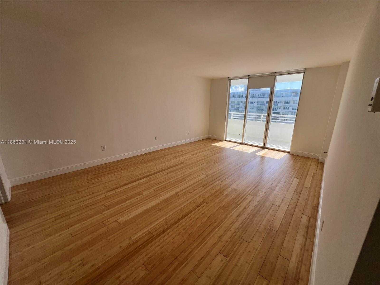 Small Image of 5600 COLLINS AVE #17T, Miami Beach Number 20