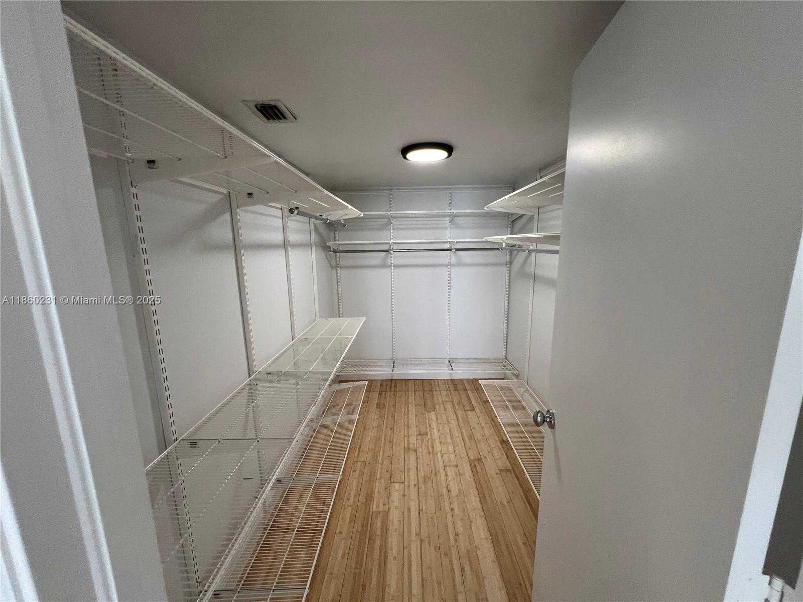 Small Image of 5600 COLLINS AVE #17T, Miami Beach Number 22