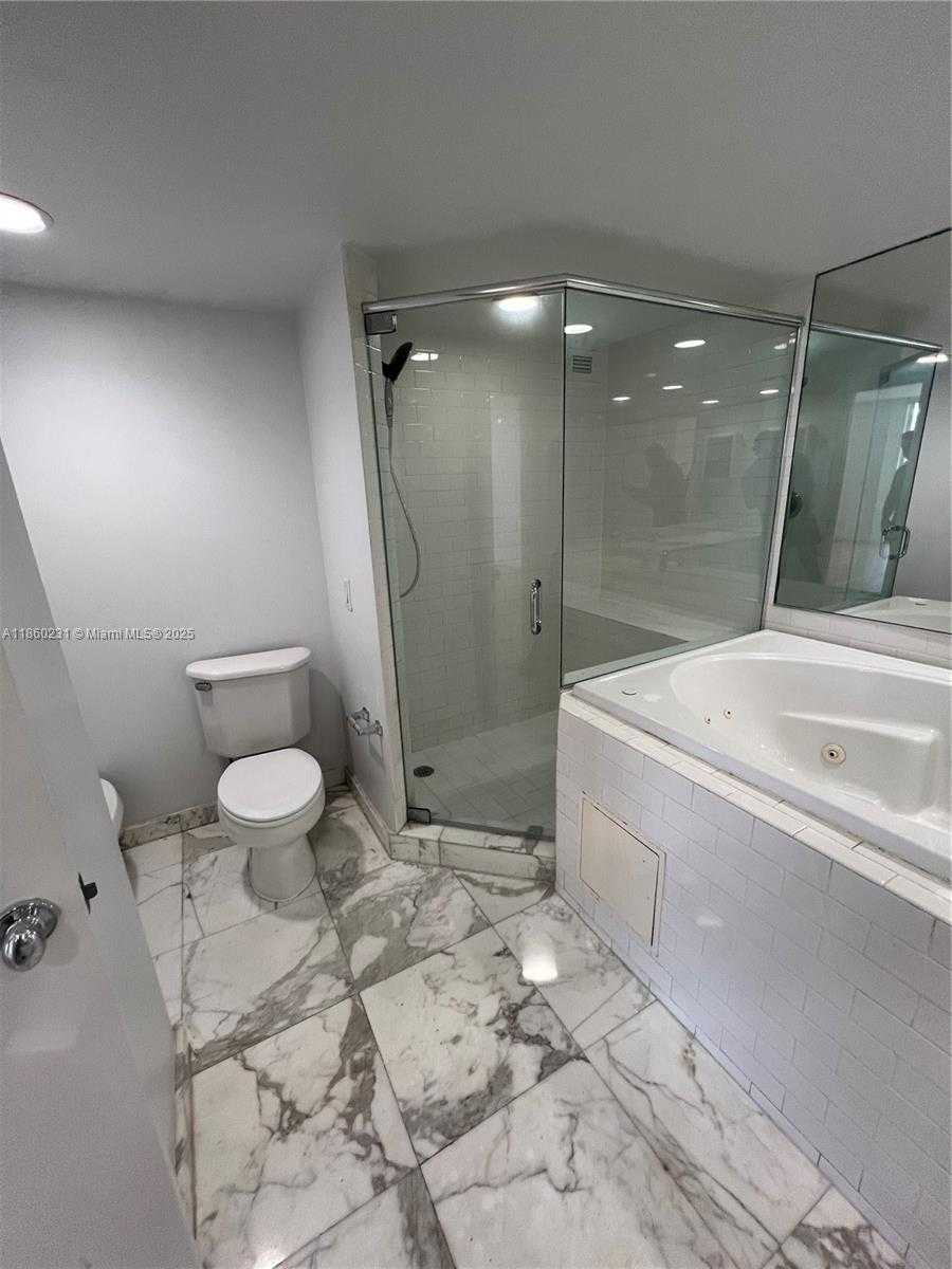 Small Image of 5600 COLLINS AVE #17T, Miami Beach Number 28