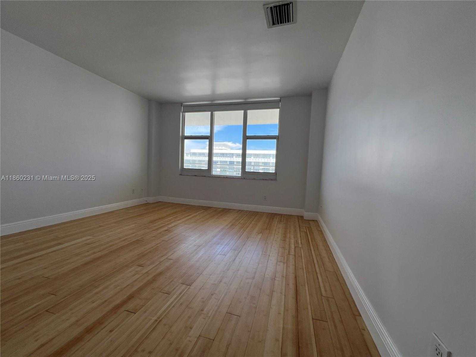 Small Image of 5600 COLLINS AVE #17T, Miami Beach Number 31