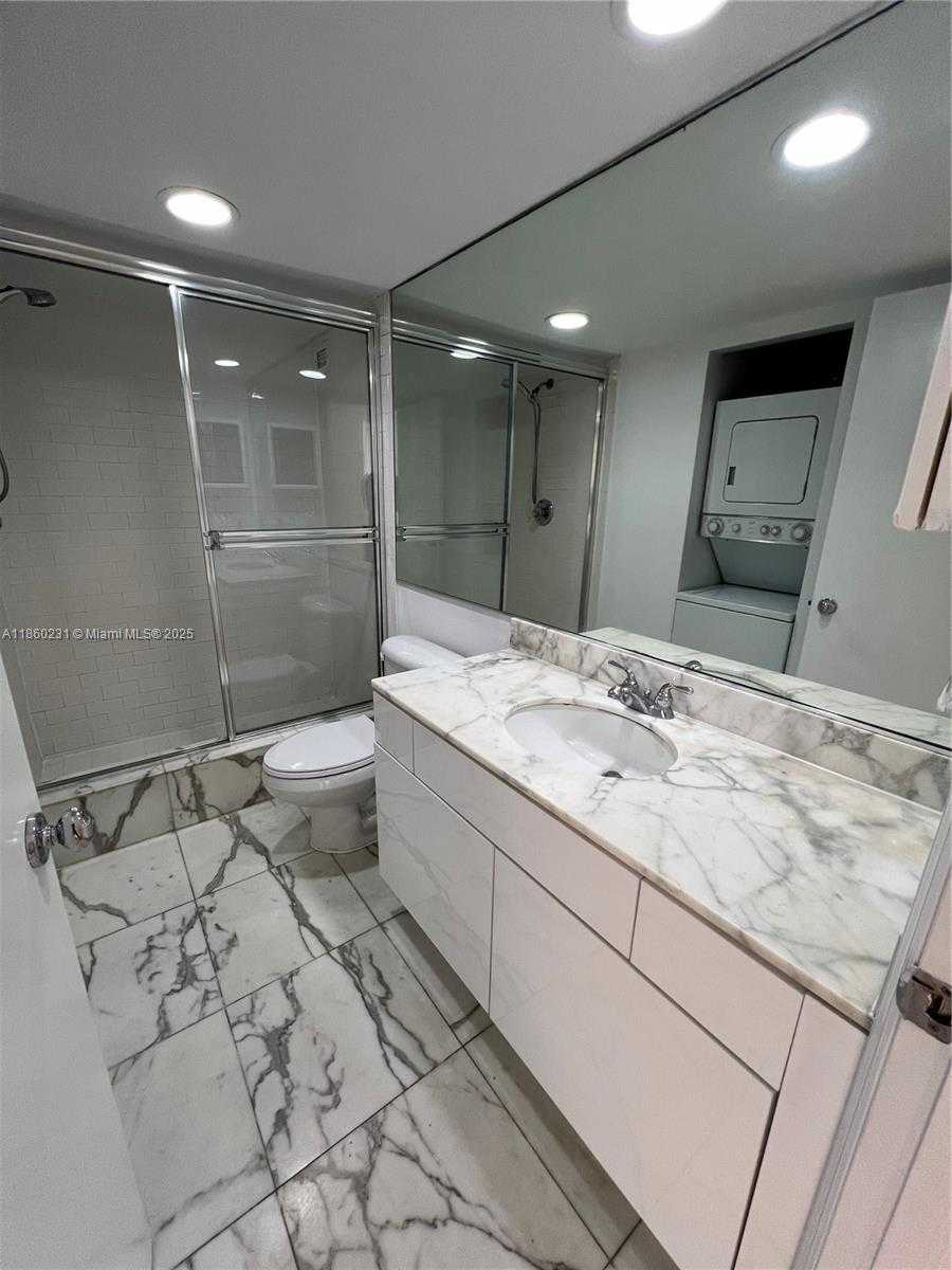 Small Image of 5600 COLLINS AVE #17T, Miami Beach Number 35