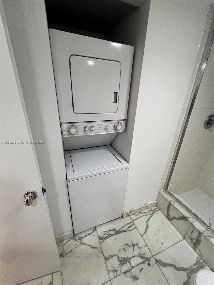 Small Image of 5600 COLLINS AVE #17T, Miami Beach Number 37