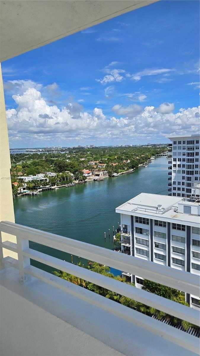 Small Image of 5600 COLLINS AVE #17T, Miami Beach Number 41