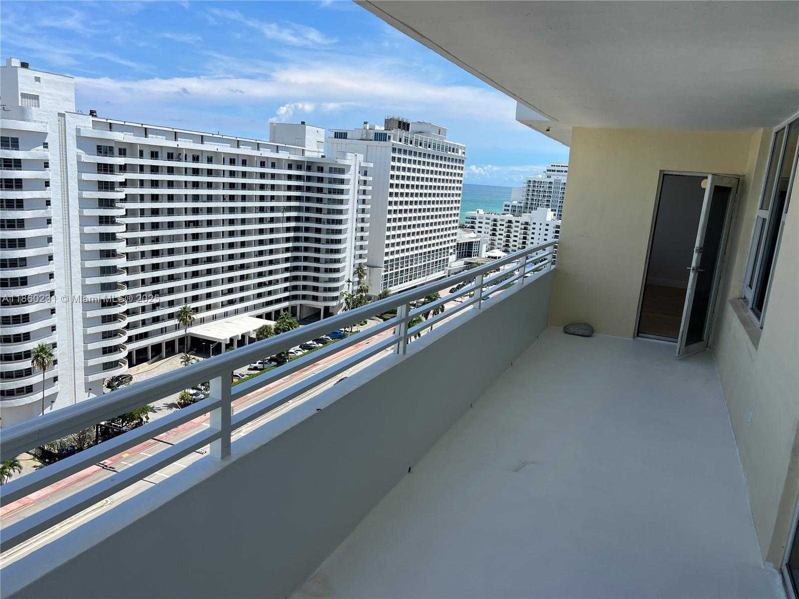 Small Image of 5600 COLLINS AVE #17T, Miami Beach Number 47