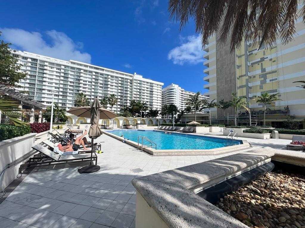 Small Image of 5600 COLLINS AVE #17T, Miami Beach Number 59