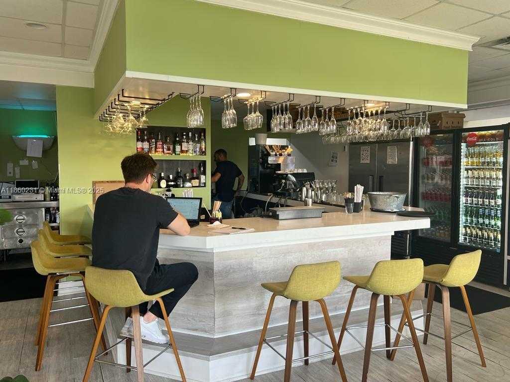 Small Image of 5600 COLLINS AVE #17T, Miami Beach Number 69