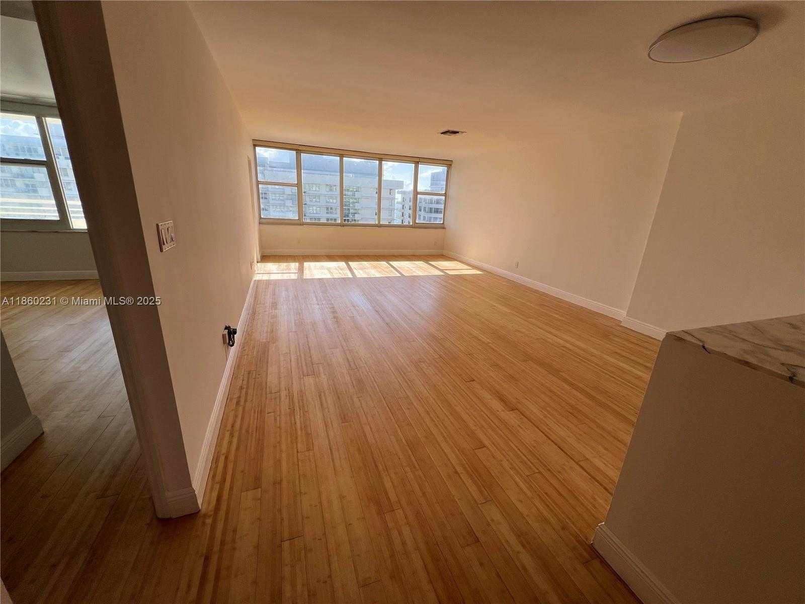 Small Image of 5600 COLLINS AVE #17T, Miami Beach Number 7