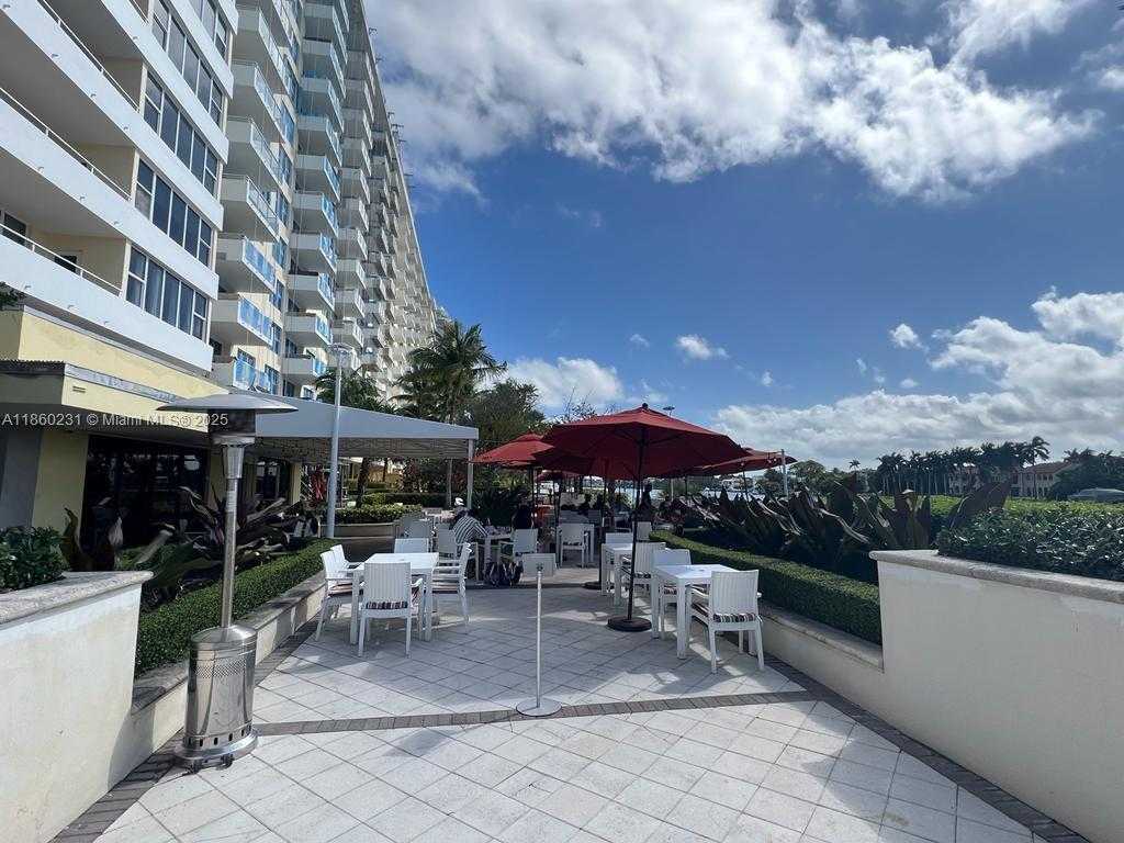 Small Image of 5600 COLLINS AVE #17T, Miami Beach Number 70