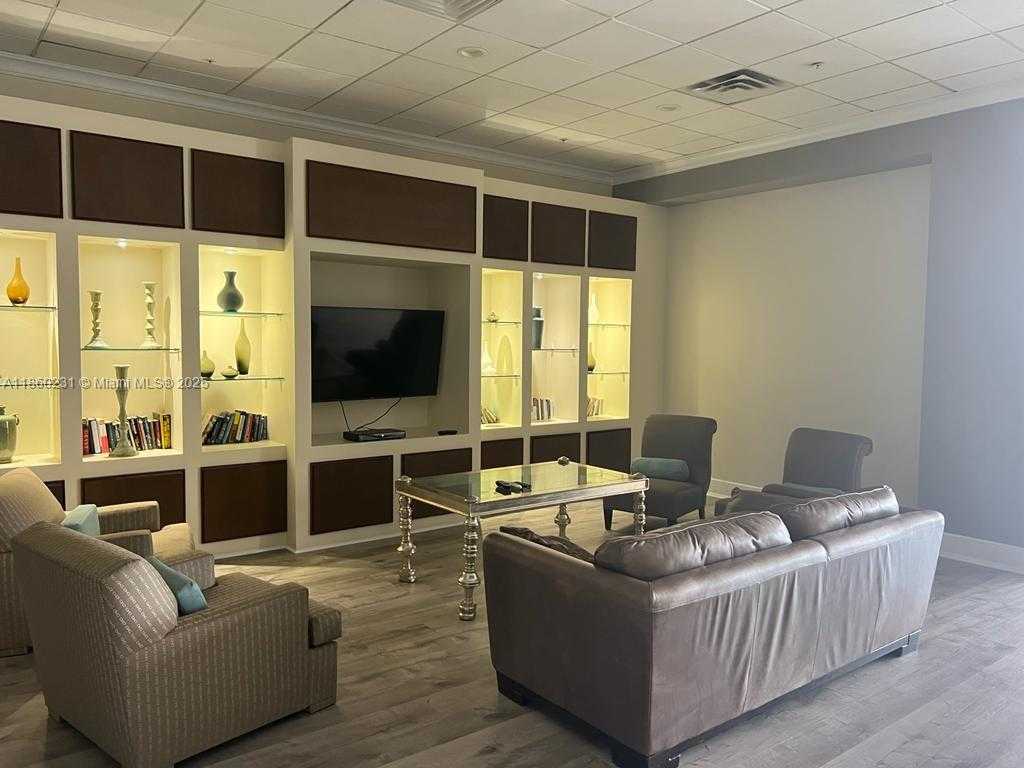 Small Image of 5600 COLLINS AVE #17T, Miami Beach Number 72