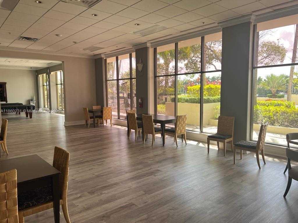 Small Image of 5600 COLLINS AVE #17T, Miami Beach Number 73
