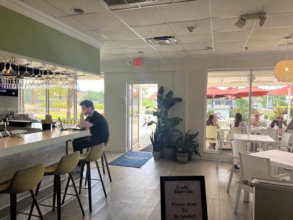 Small Image of 5600 COLLINS AVE #17T, Miami Beach Number 75