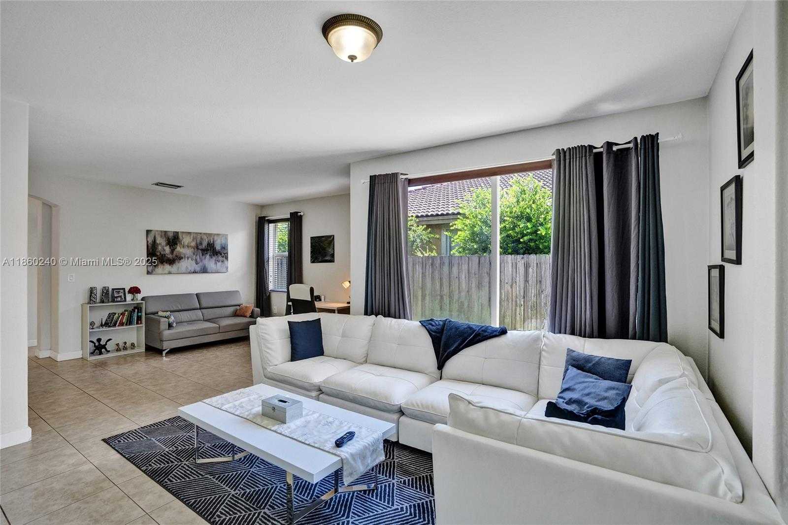 Small Image of 15385 SOUTH WEST 93RD LN, Miami Number 11