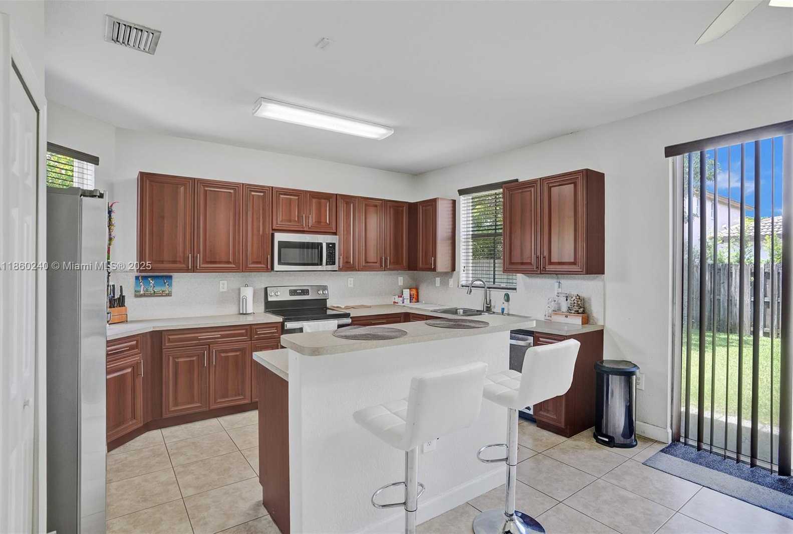 Small Image of 15385 SOUTH WEST 93RD LN, Miami Number 14