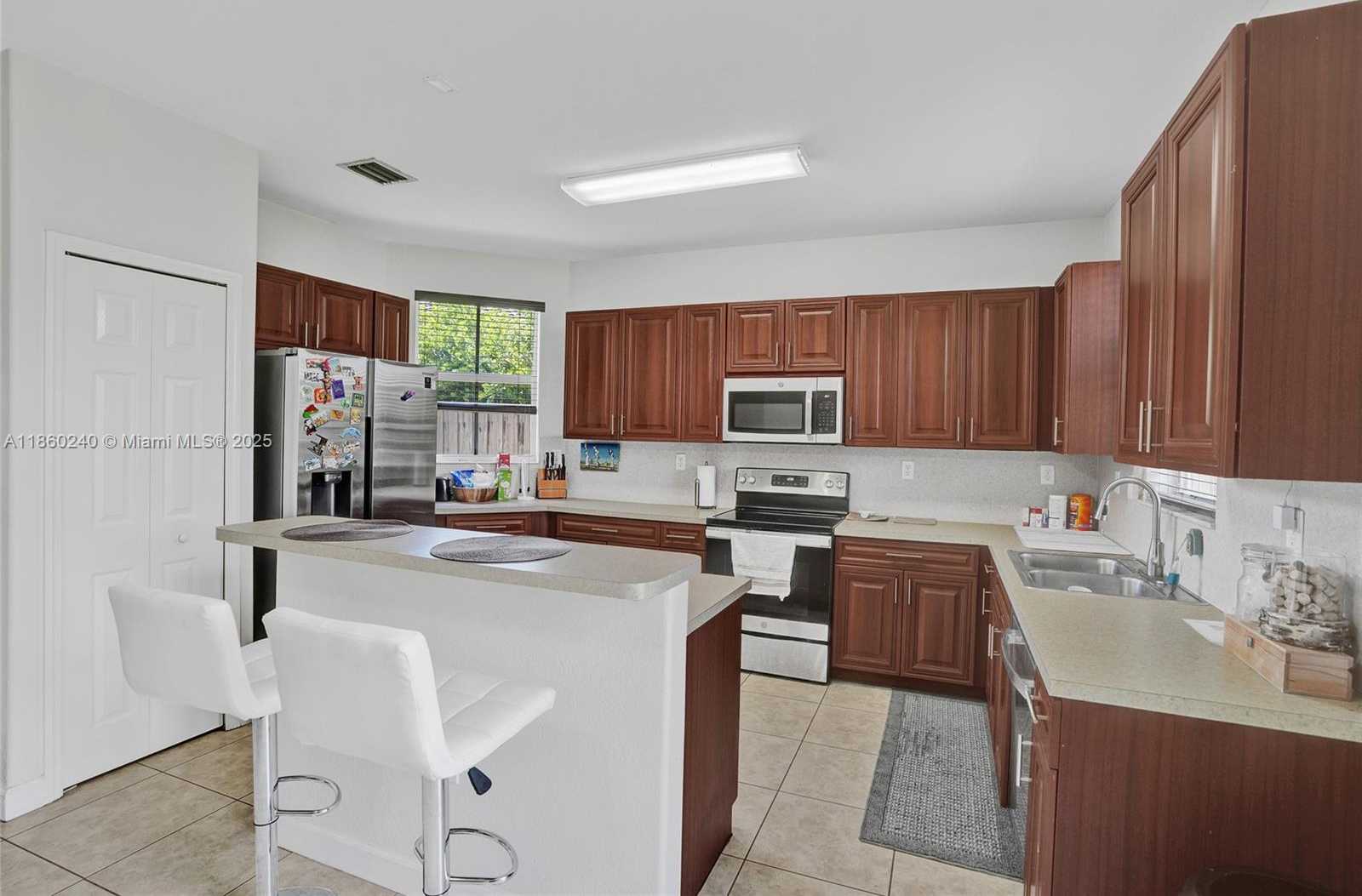 Small Image of 15385 SOUTH WEST 93RD LN, Miami Number 15