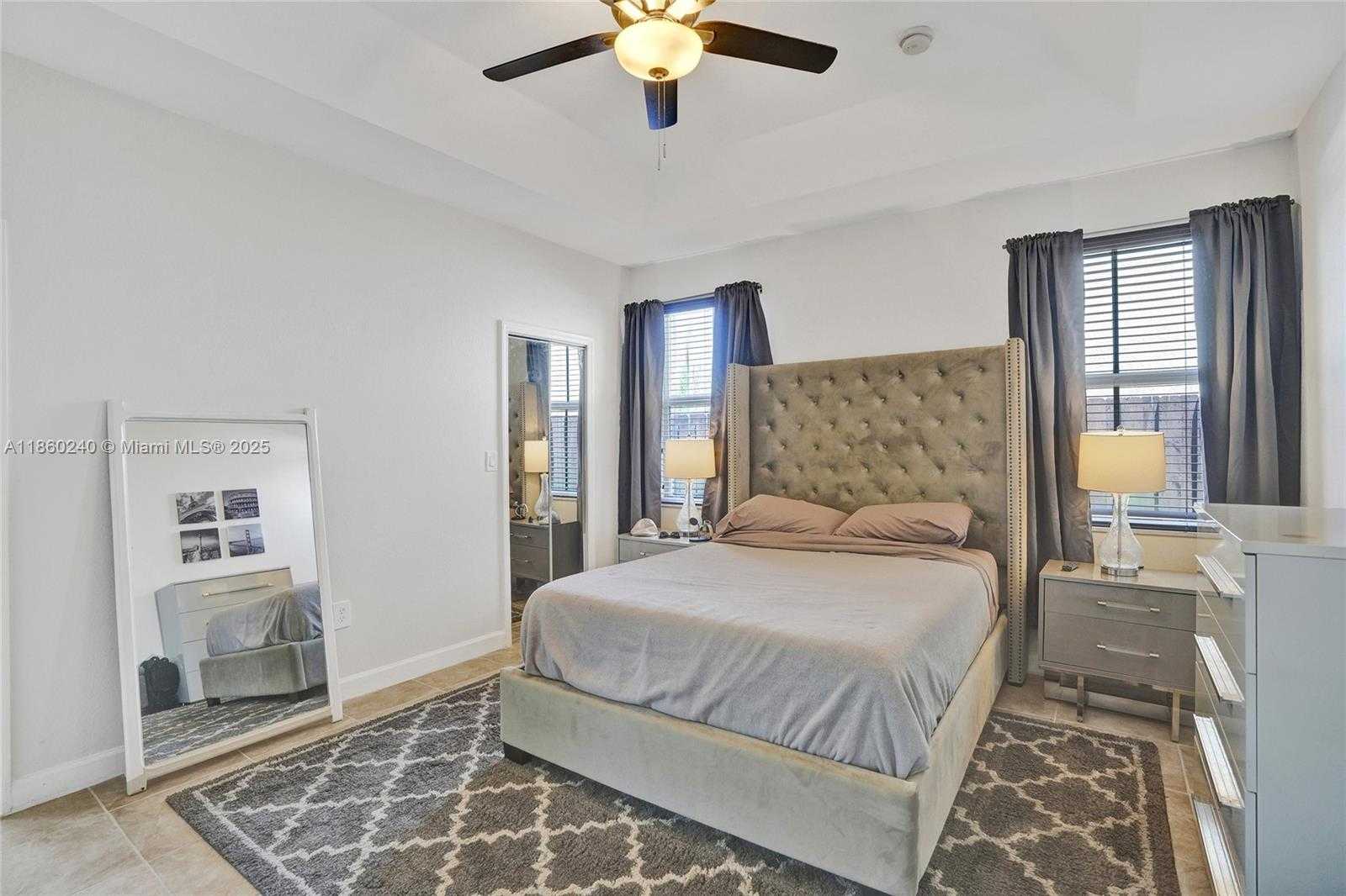 Small Image of 15385 SOUTH WEST 93RD LN, Miami Number 18