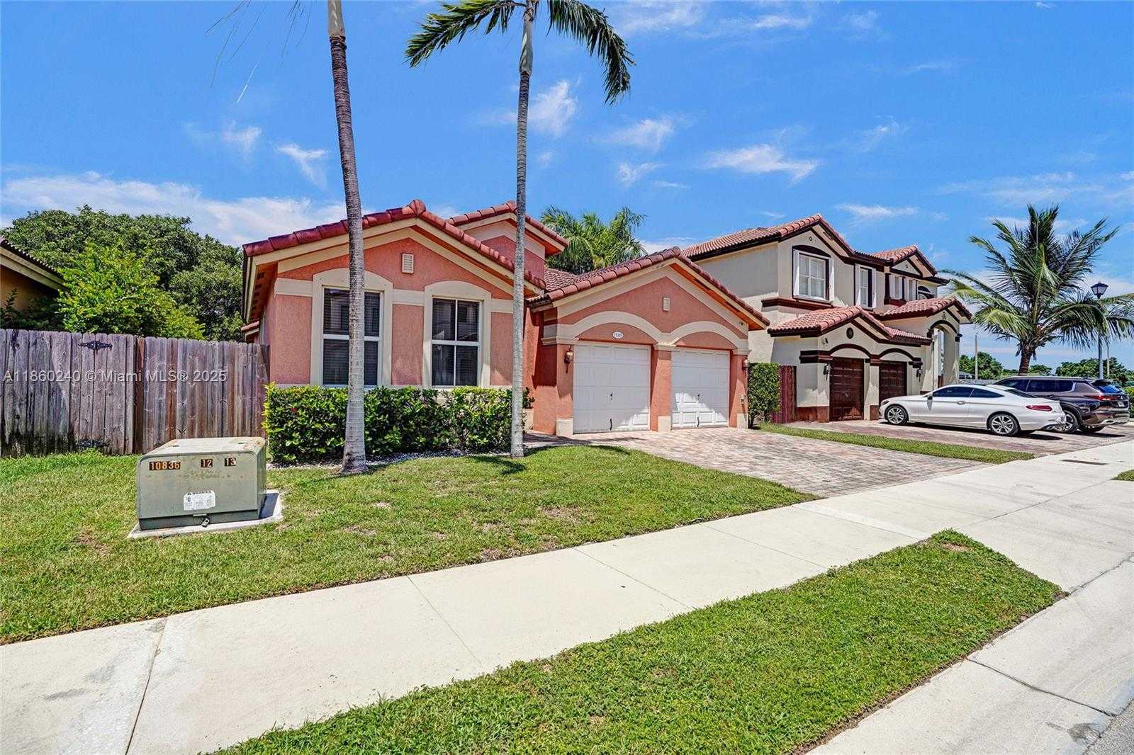 Small Image of 15385 SOUTH WEST 93RD LN, Miami Number 2