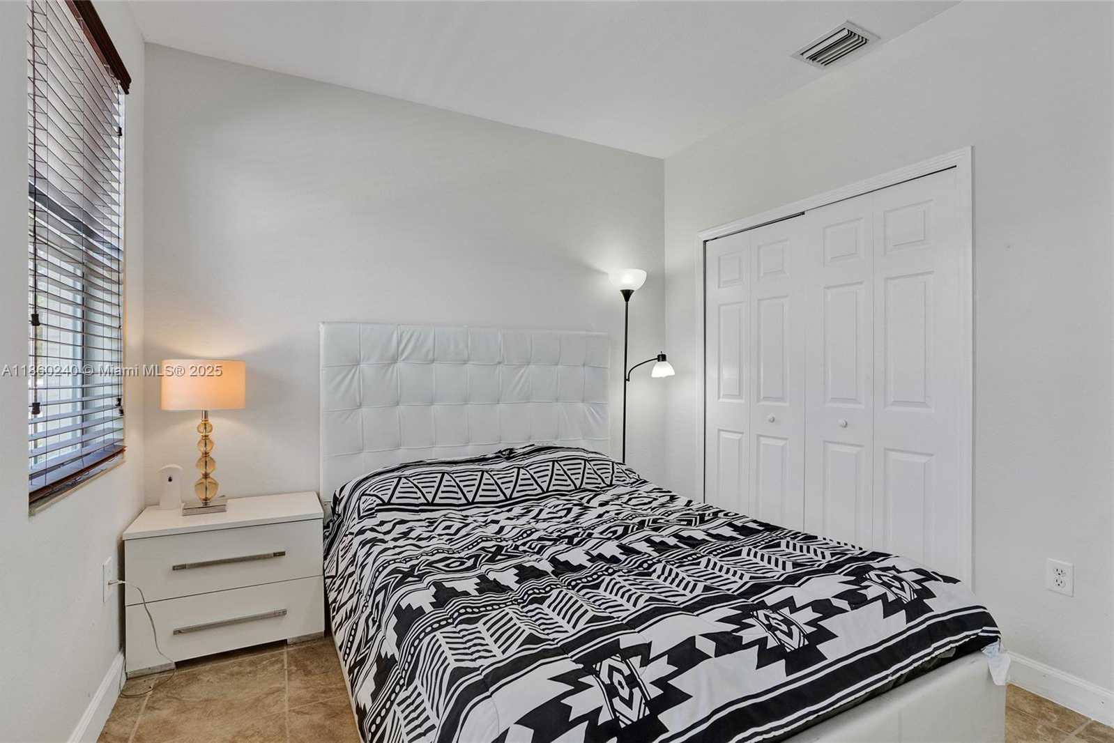 Small Image of 15385 SOUTH WEST 93RD LN, Miami Number 25