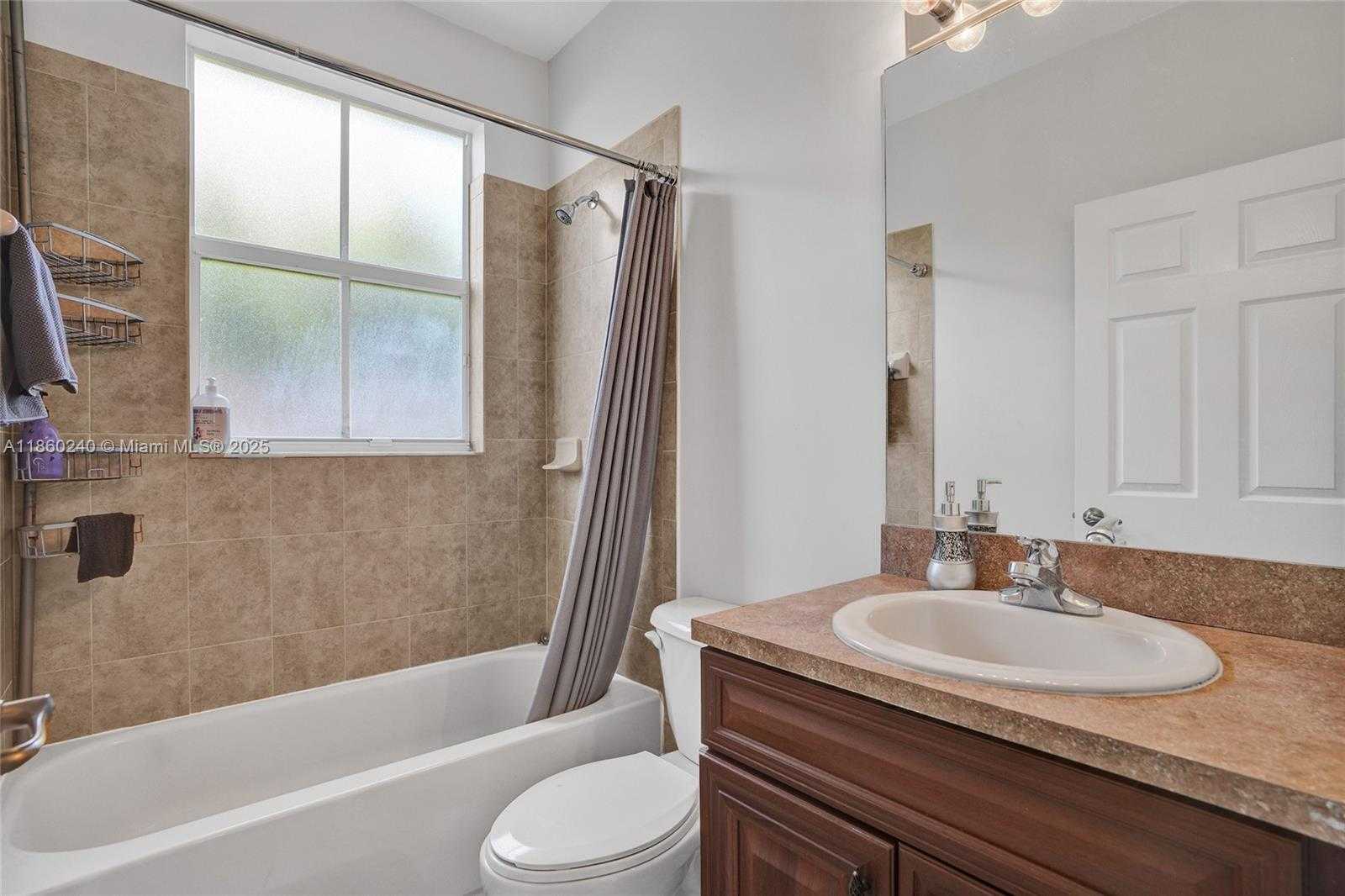 Small Image of 15385 SOUTH WEST 93RD LN, Miami Number 28