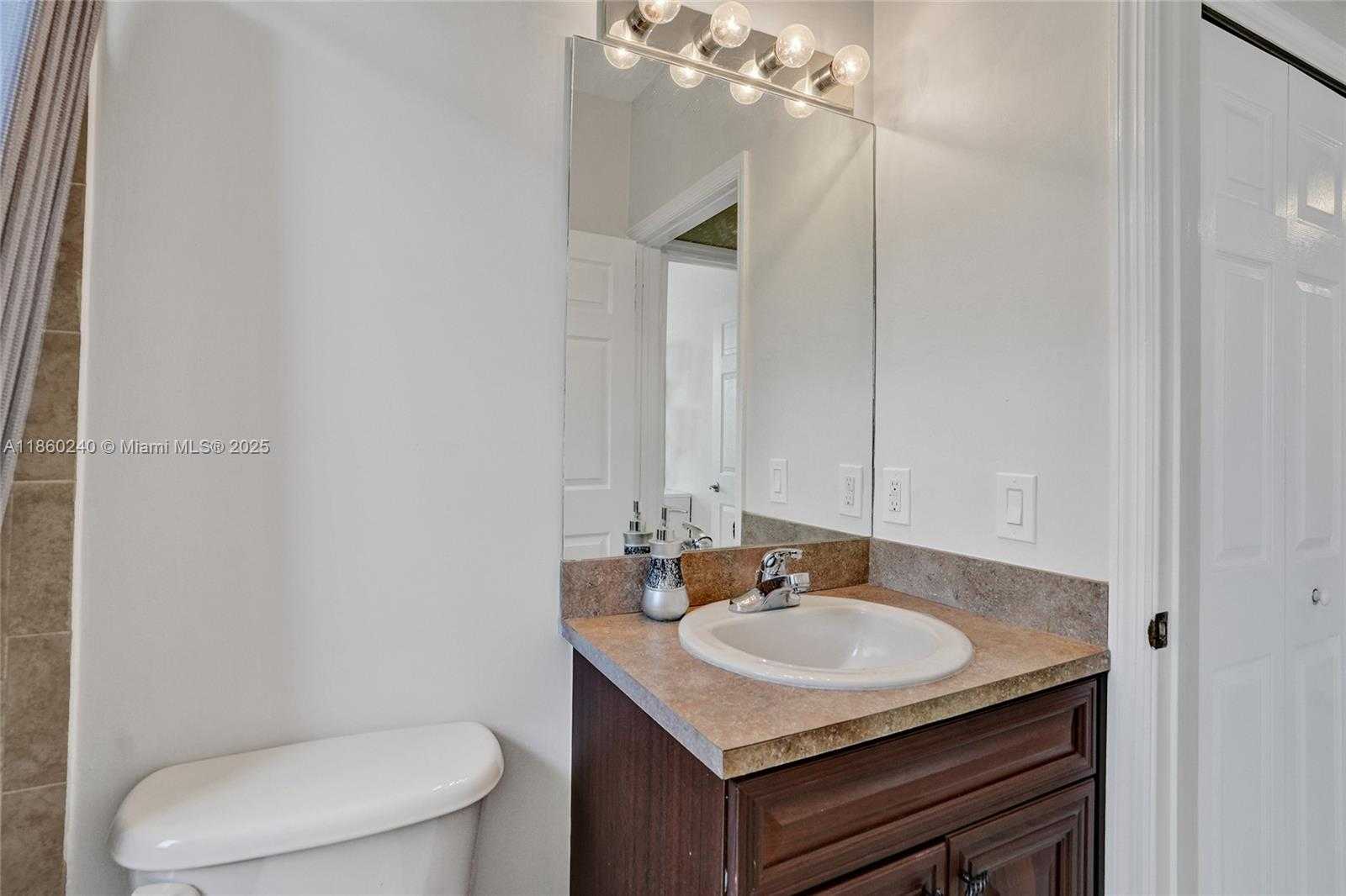Small Image of 15385 SOUTH WEST 93RD LN, Miami Number 29