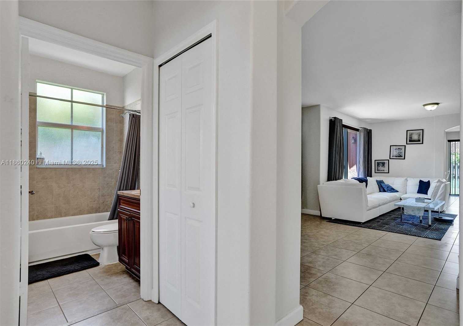 Small Image of 15385 SOUTH WEST 93RD LN, Miami Number 31