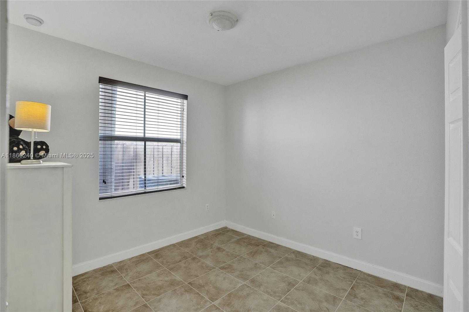 Small Image of 15385 SOUTH WEST 93RD LN, Miami Number 34